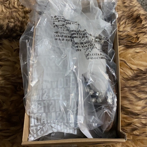 Steve Madden skyler clear sandals - Picture 8 of 9